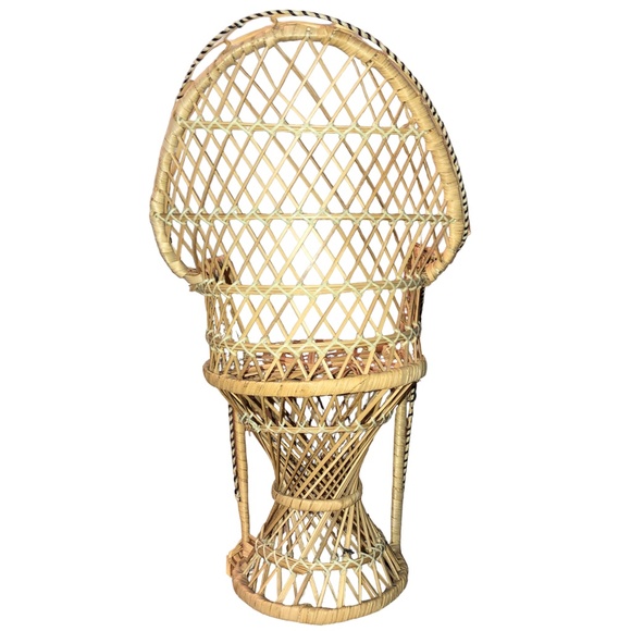 Vintage Small Boho Ratan Wicker Peacock Chair /Plant Stand  Home Decor - Picture 1 of 16